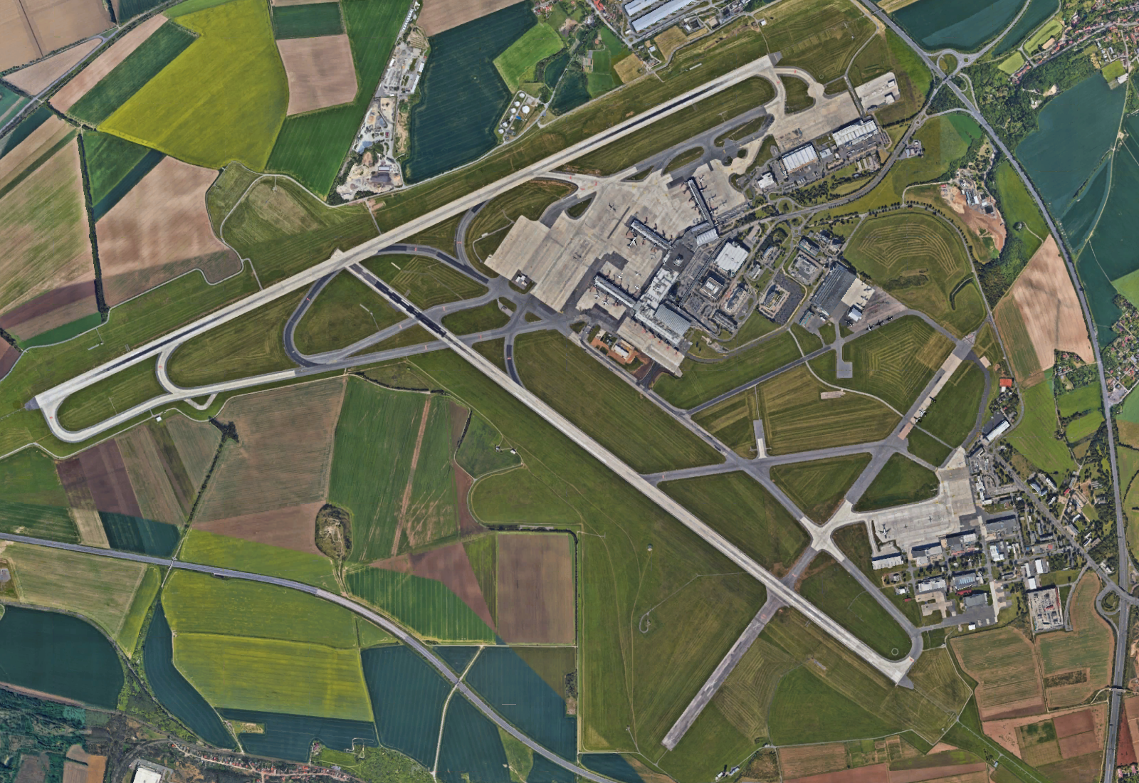 Prague airport LKPR map